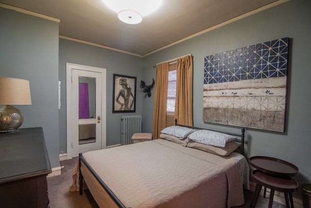 7741 S CHAPPEL Avenue, Chicago, IL 60649