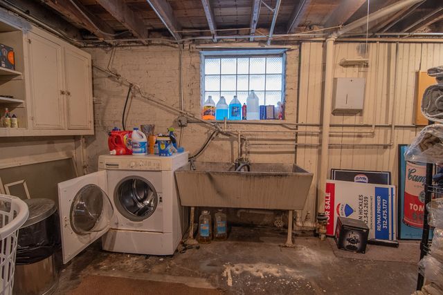 7741 S CHAPPEL Avenue, Chicago, IL 60649