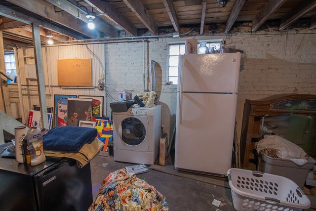 7741 S CHAPPEL Avenue, Chicago, IL 60649