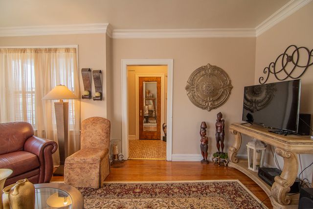 7741 S CHAPPEL Avenue, Chicago, IL 60649