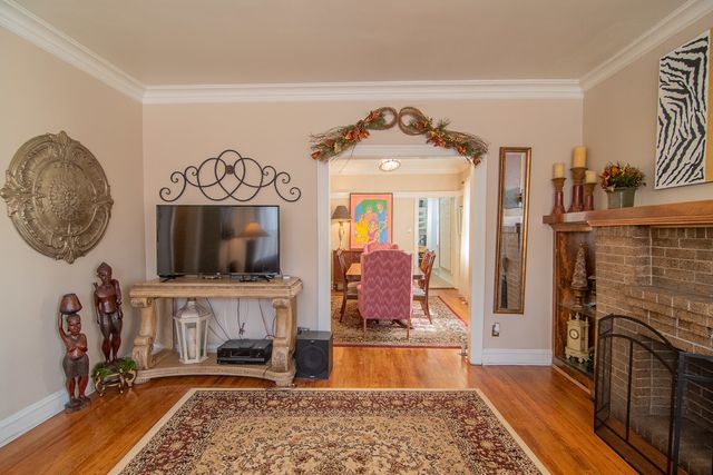 7741 S CHAPPEL Avenue, Chicago, IL 60649