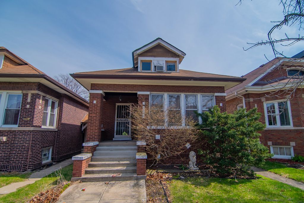 7741 S CHAPPEL Avenue, Chicago, IL 60649