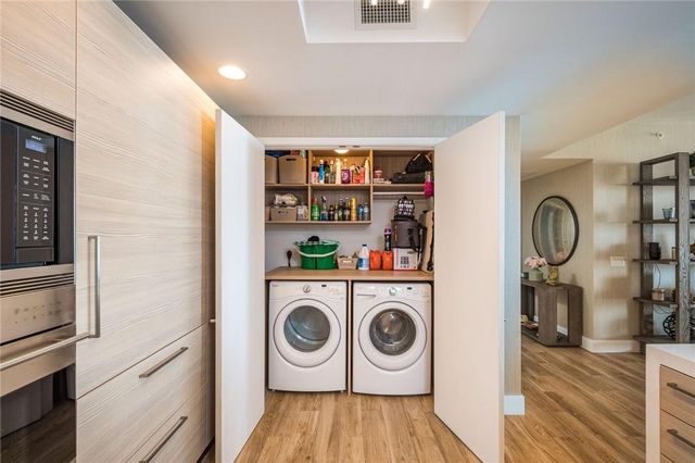 17111 Biscayne Boulevard 2105 + 1 BOAT SLIP, North Miami Beach, FL 33160