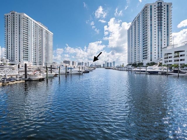 17111 Biscayne Boulevard 2105 + 1 BOAT SLIP, North Miami Beach, FL 33160