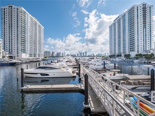 17111 Biscayne Boulevard 2105 + 1 BOAT SLIP, North Miami Beach, FL 33160