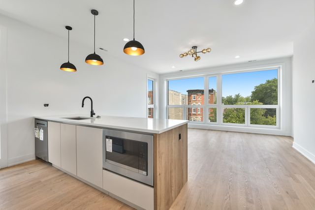 2147 W Adams Street 3S, Chicago, IL 60612