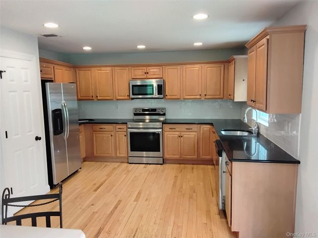 60 Whitetail Run, Chester, NY 10918