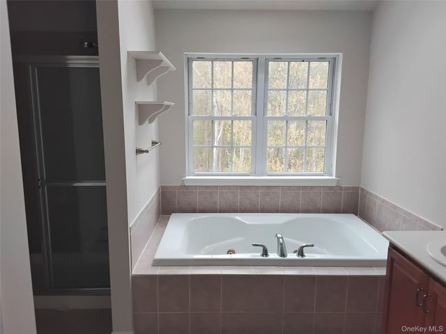 60 Whitetail Run, Chester, NY 10918