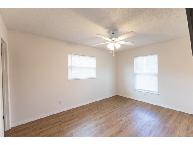 1325 22nd Avenue SW, Vero Beach, FL 32962