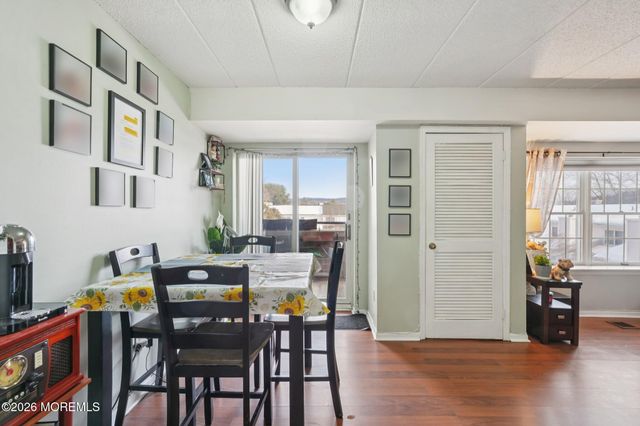 12 Iron Forge Square 12, Pompton Lakes, NJ 07442