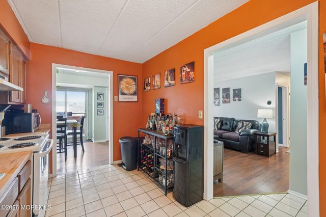 12 Iron Forge Square 12, Pompton Lakes, NJ 07442