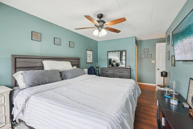 12 Iron Forge Square 12, Pompton Lakes, NJ 07442