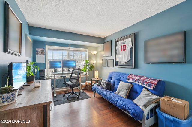 12 Iron Forge Square 12, Pompton Lakes, NJ 07442