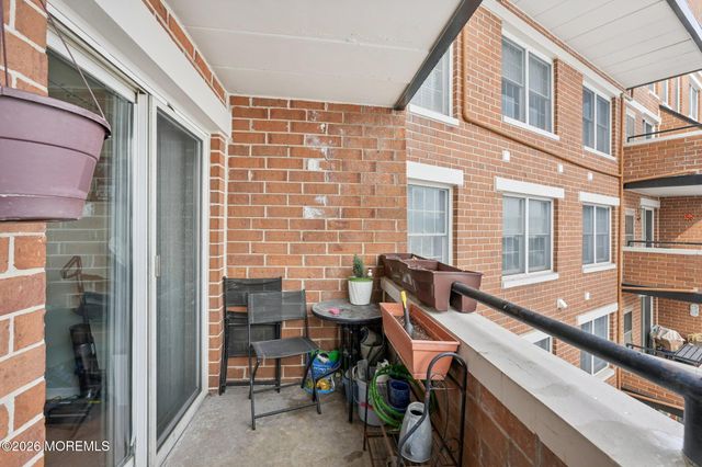 12 Iron Forge Square 12, Pompton Lakes, NJ 07442