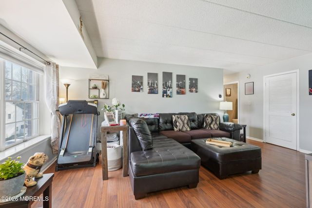 12 Iron Forge Square 12, Pompton Lakes, NJ 07442