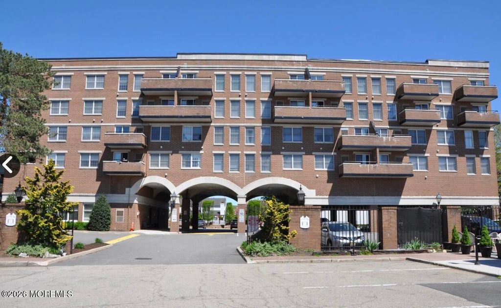 12 Iron Forge Square 12, Pompton Lakes, NJ 07442