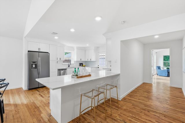 6811 Patrick Drive, Dallas, TX 75214