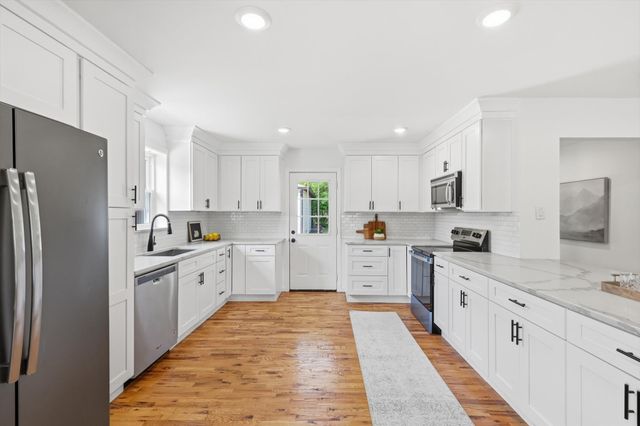 6811 Patrick Drive, Dallas, TX 75214