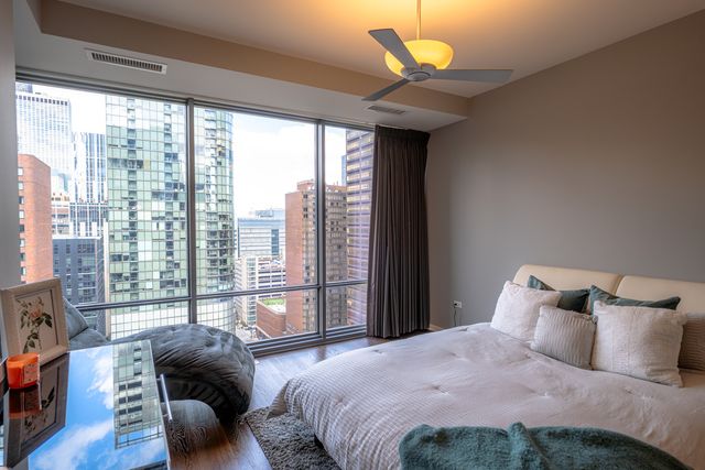 240 E Illinois Street 1606, Chicago, IL 60611