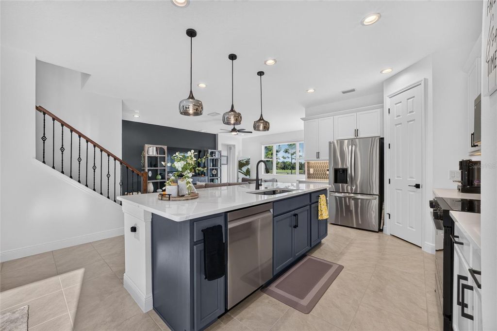 Image 17 of property listing at 7268 ROLLING LEAF ROAD, Groveland, FL 34736