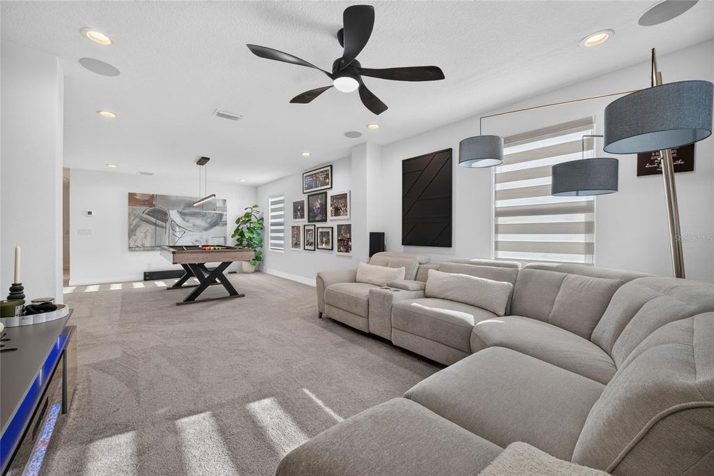 Image 38 of property listing at 7268 ROLLING LEAF ROAD, Groveland, FL 34736