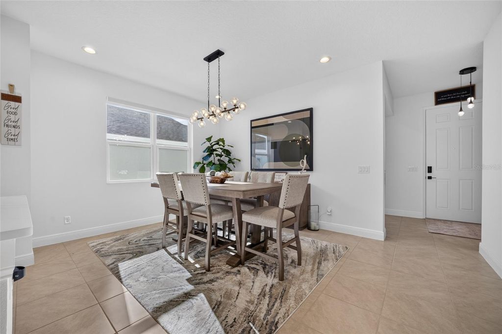 Image 9 of property listing at 7268 ROLLING LEAF ROAD, Groveland, FL 34736