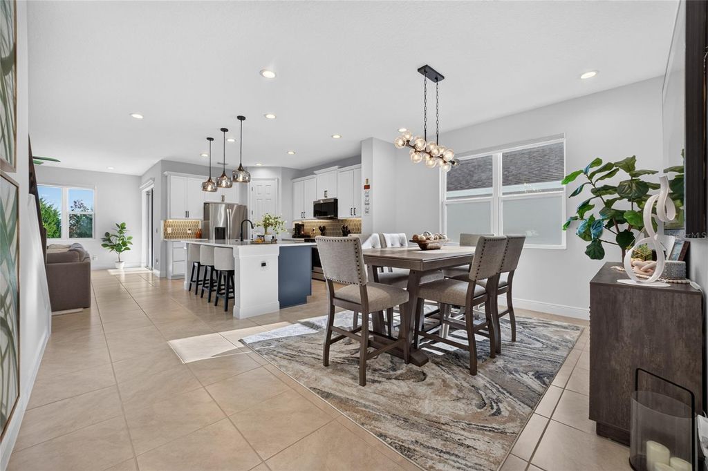 Image 10 of property listing at 7268 ROLLING LEAF ROAD, Groveland, FL 34736