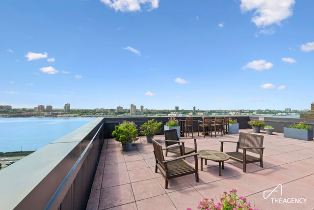 11 Riverside Dr Apt 3BE, New York City, NY 10023