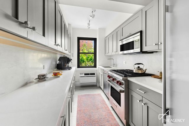 11 Riverside Dr Apt 3BE, New York City, NY 10023