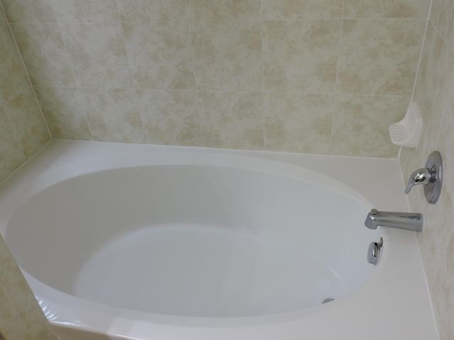 121 Hemingway Court, Palm Springs, FL 33461