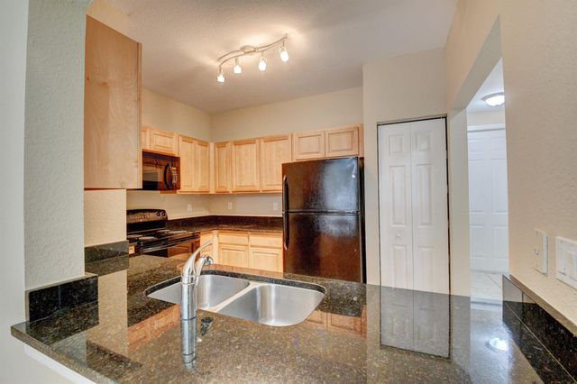 121 Hemingway Court, Palm Springs, FL 33461