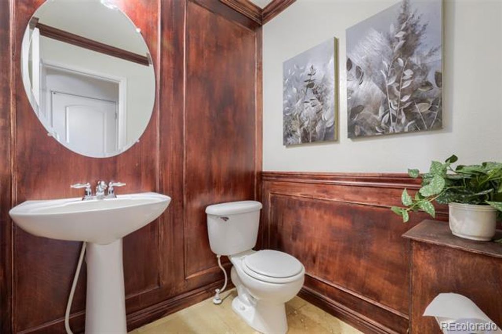 Image 12 of property listing at 7691 Bison Court, Littleton, CO 80125