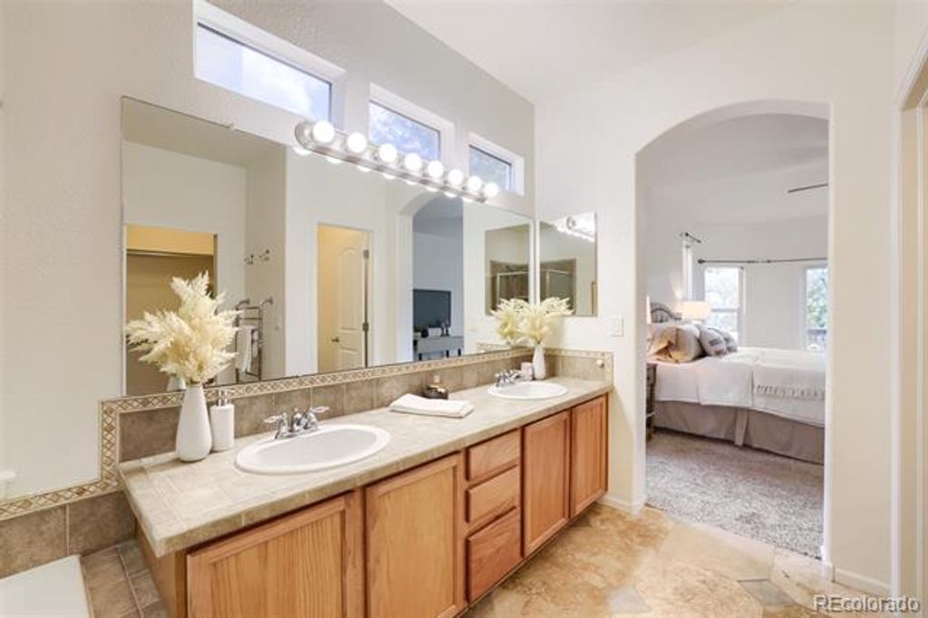 Image 17 of property listing at 7691 Bison Court, Littleton, CO 80125