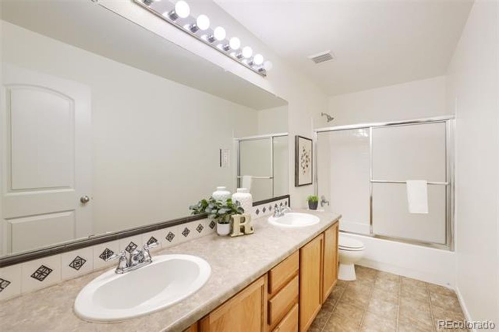 Image 23 of property listing at 7691 Bison Court, Littleton, CO 80125
