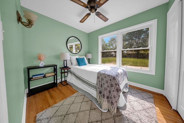 727 SKYLINE Drive, Barrington, IL 60010