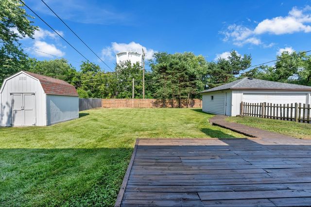 727 SKYLINE Drive, Barrington, IL 60010
