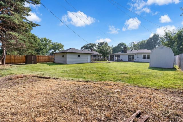 727 SKYLINE Drive, Barrington, IL 60010