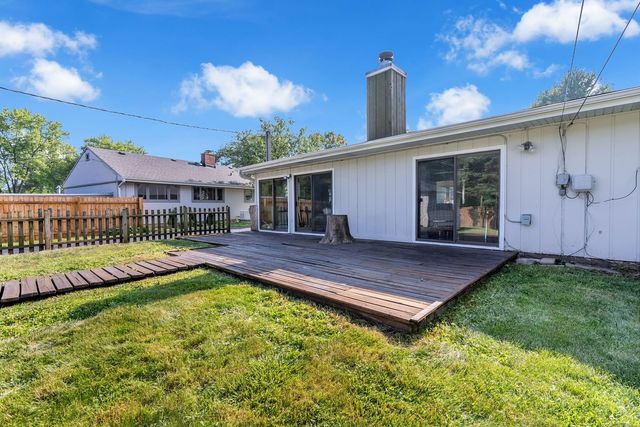 727 SKYLINE Drive, Barrington, IL 60010