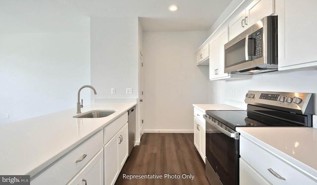 14 N CONIFER DR, Elizabethtown, PA 17022