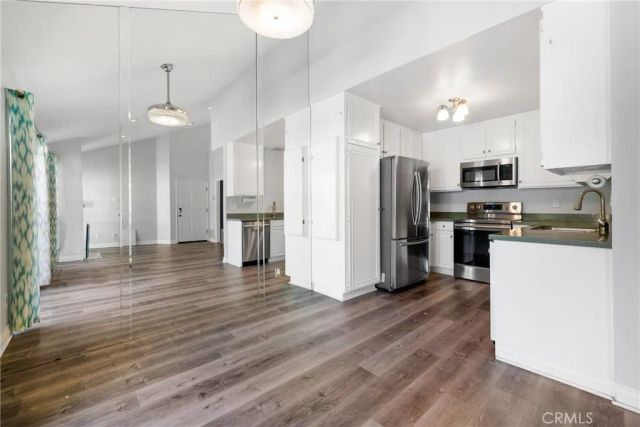 24 Seaside, Newport Beach, CA 92663