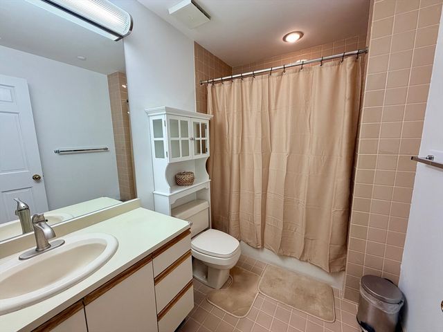 1001 Marina Dr 705, Quincy, MA 02171