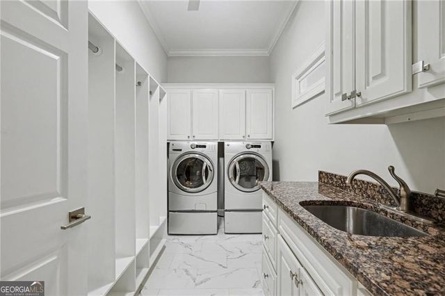 225 Farmbrooke Court, Atlanta, GA 30350