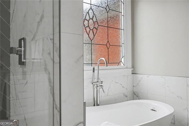 225 Farmbrooke Court, Atlanta, GA 30350