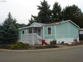 241 TWIN OAKS Loop, Winston, OR 97496