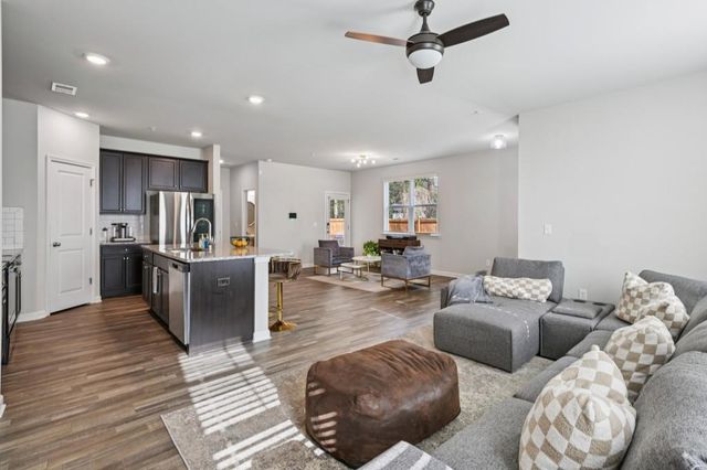 1300 Sweetbriar Circle, Atlanta, GA 30344