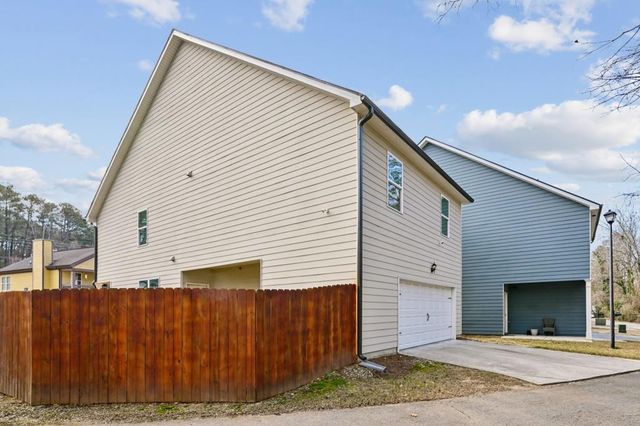 1300 Sweetbriar Circle, Atlanta, GA 30344