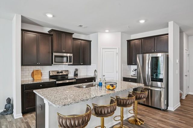 1300 Sweetbriar Circle, Atlanta, GA 30344