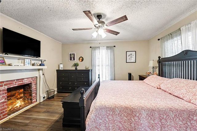 808 Barnes Street, Reidsville, NC 27320