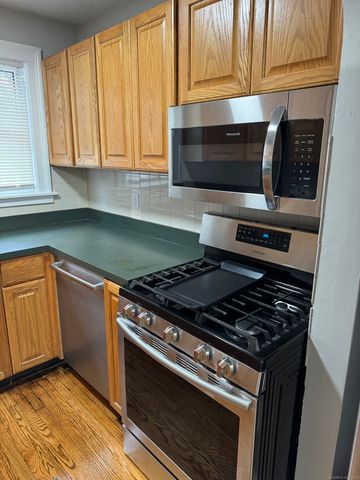 114 Kneeland Road, New Haven, CT 06512