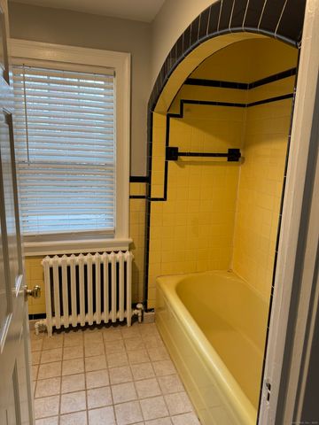 114 Kneeland Road, New Haven, CT 06512